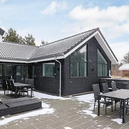 5 Star In Holiday home
